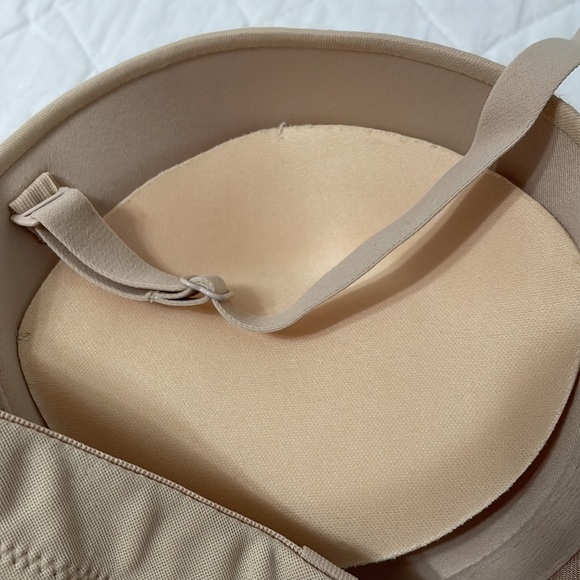 FLEXEES by Maidenform all in one shapewear with form fitting panels - Picture 4 of 6